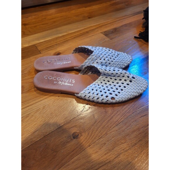 Womens Coconuts Matisse slides. Size 7 white. - Picture 2 of 4